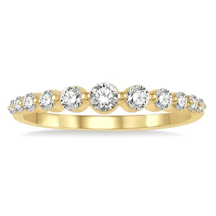 1/3 Ctw Graduated Round Cut Diamond Fashion Ring in 14K Yellow Gold