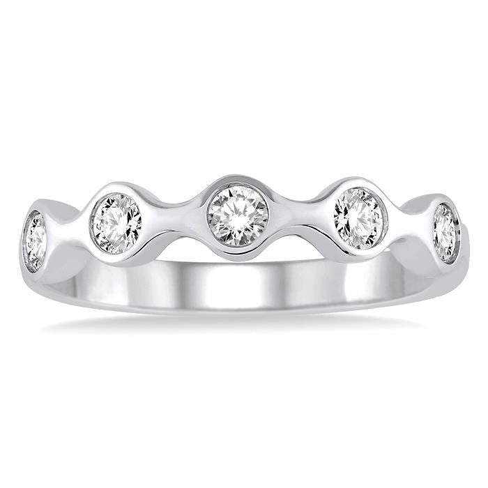 1/2 Ctw Round Cut Diamond Stack Band in 14K White Gold