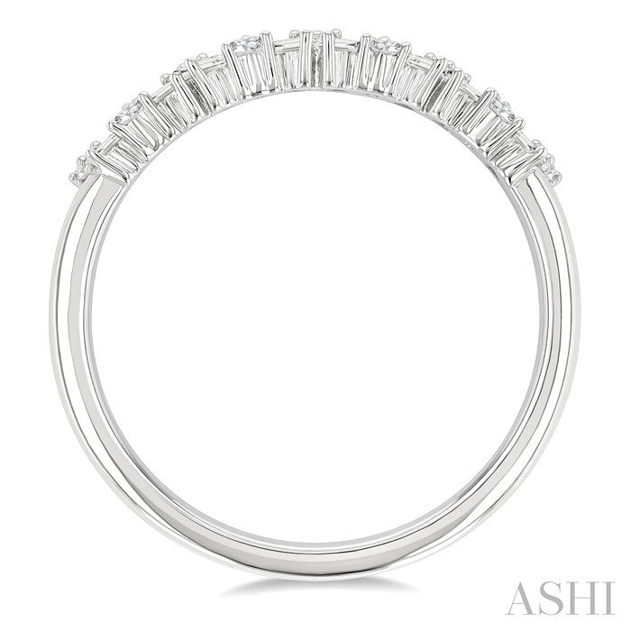 1/3 Ctw Zig Zag Scatter Baguette and Round Cut Diamond Fashion Band in 14K White Gold
