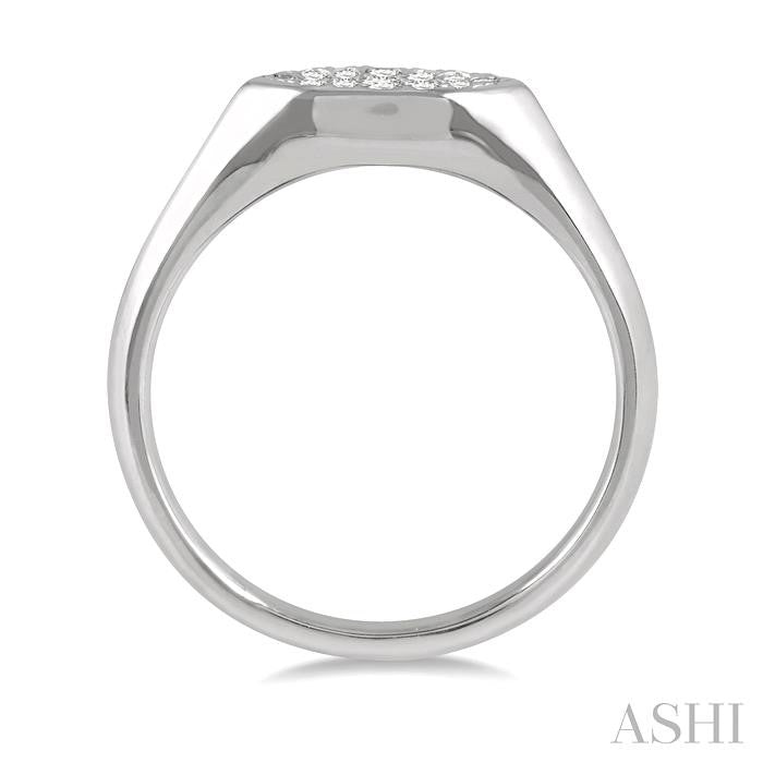 1/5 Ctw Marquise Shape Shine Bright Round Cut Diamond Ring in 14K White Gold