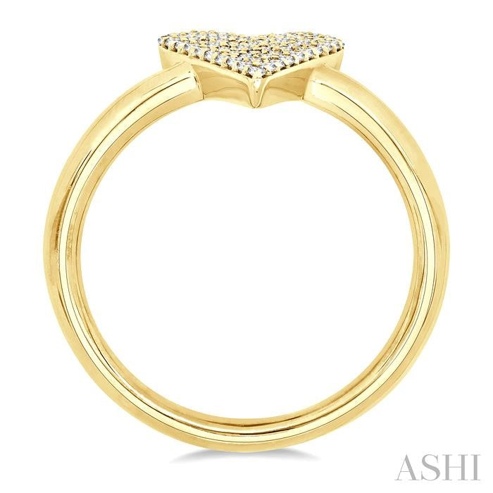 1/4 Ctw Heart Shape Pave Set Round Cut Diamond Fashion Ring in 10K Yellow Gold