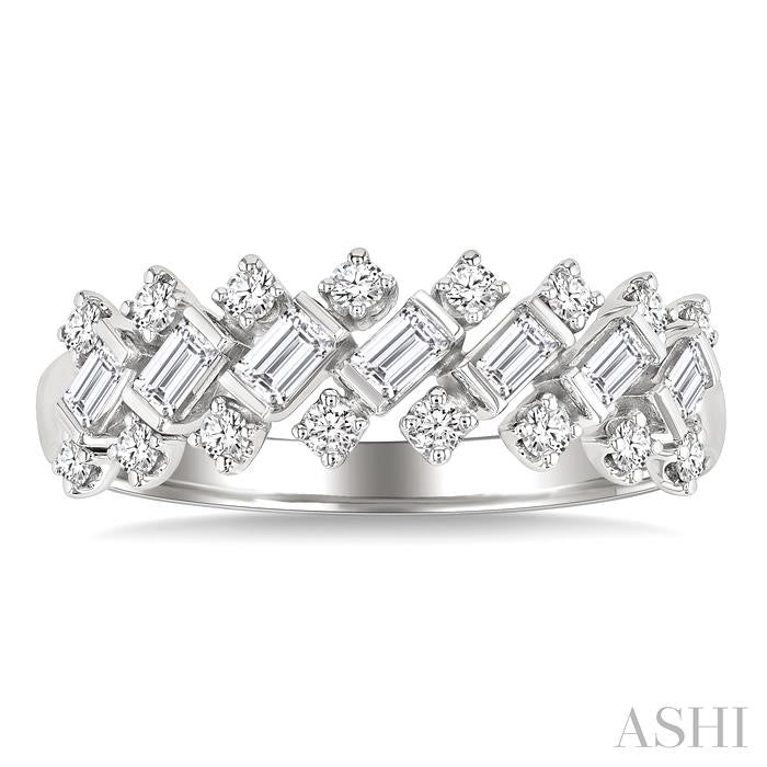 1/2 Ctw Scatter Baguette and Round Cut Diamond Fashion Band in 14K White Gold