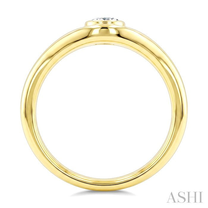 1/4 Ctw Round Cut Diamond Curved Solitaire Ring in 14K Yellow Gold