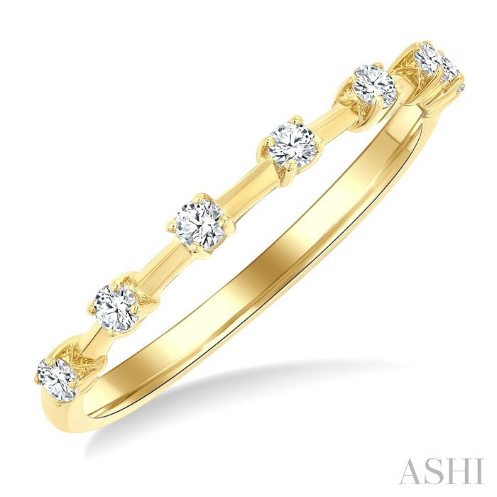 1/5 Ctw Round Cut Diamond Fashion Band in 14K Yellow Gold