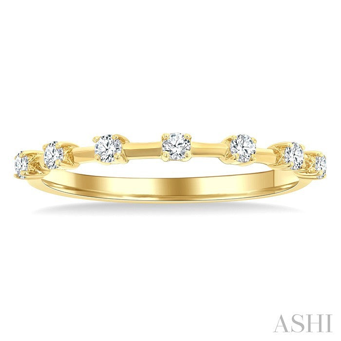 1/5 Ctw Round Cut Diamond Fashion Band in 14K Yellow Gold