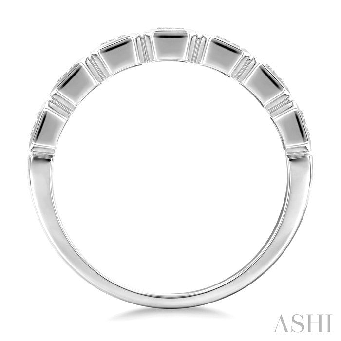 1 Ctw 7 Stone Bezel Set Emerald Cut Diamond Fashion Band in 14K White Gold