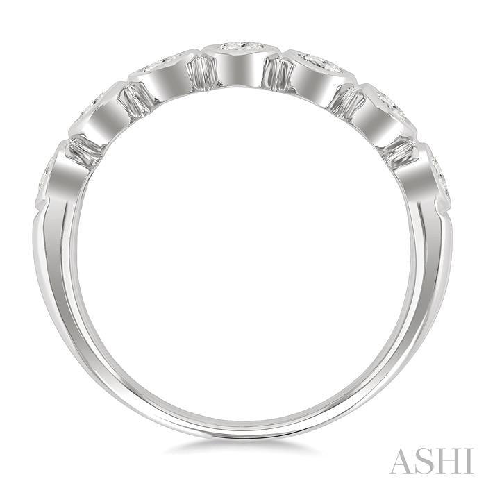 1 Ctw 7 Stone Bezel Set Oval Cut Diamond Fashion Band in 14K White Gold