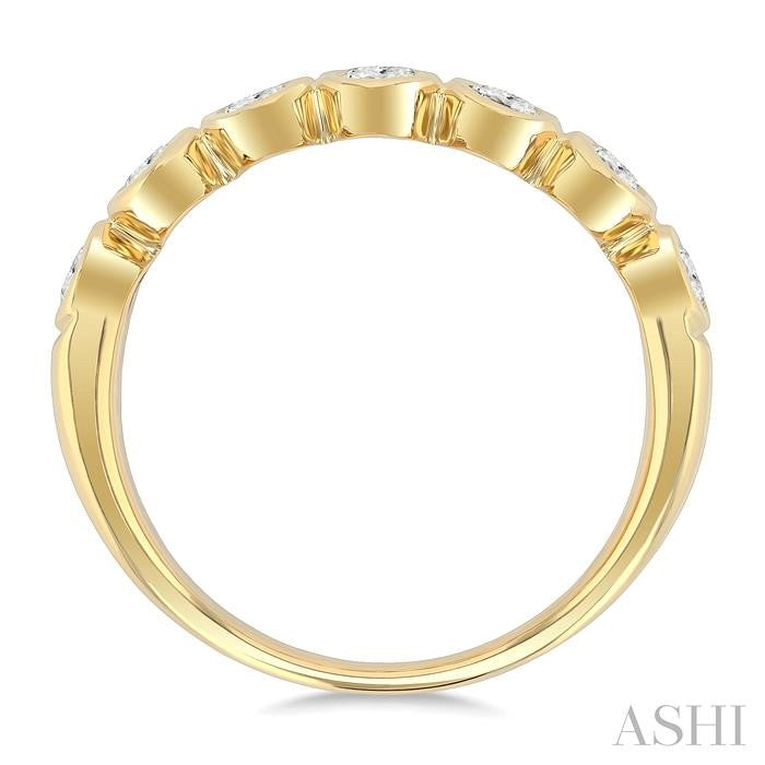 1 Ctw 7 Stone Bezel Set Oval Cut Diamond Fashion Band in 14K Yellow Gold