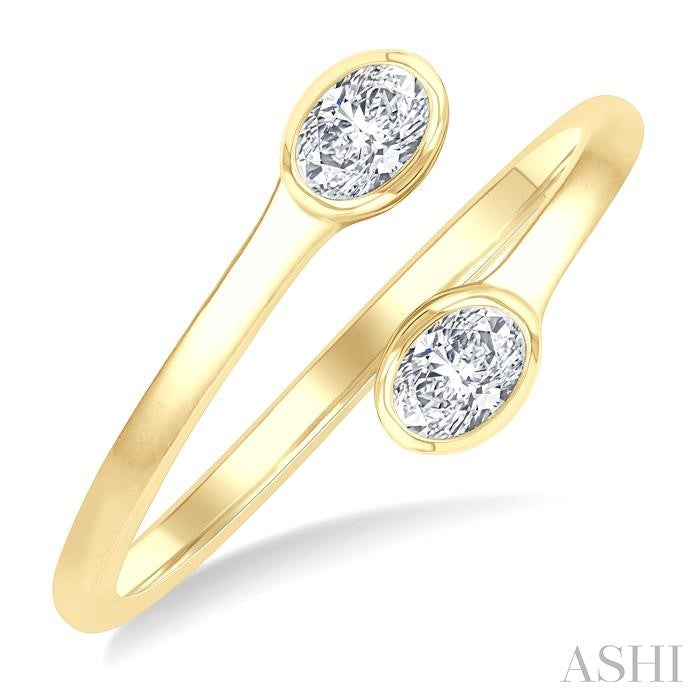 Regal Diamond Ring in Metal