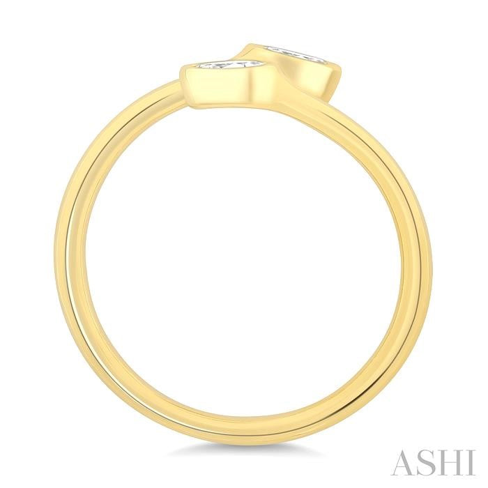 Velour Diamond Ring in Metal