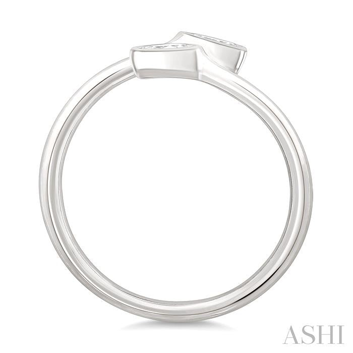1/5 Ctw Split Single Coil Bezel Set Octagon Cut Diamond Open Fashion Ring in 14K White Gold