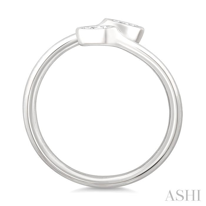 1/5 Ctw Split Single Coil Bezel Set Pear Cut Diamond Open Fashion Ring in 14K White Gold