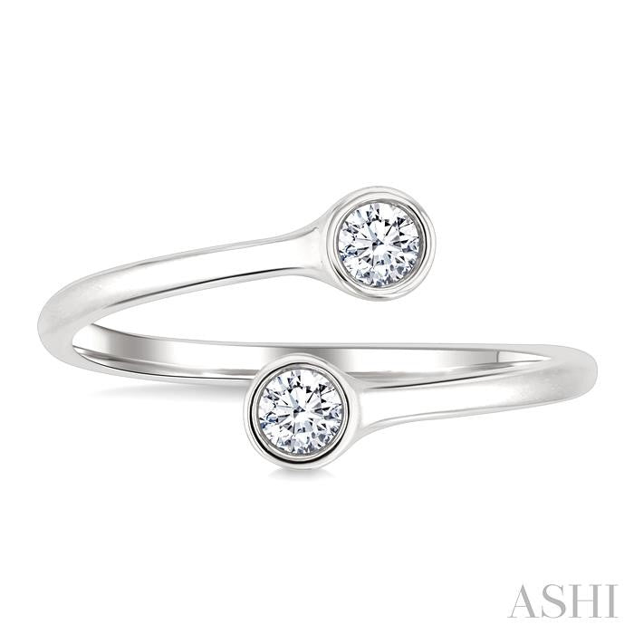 1/5 Ctw Split Single Coil Bezel Set Round Cut Diamond Open Fashion Ring in 14K White Gold