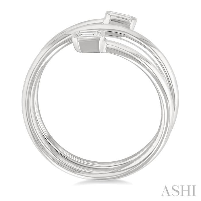 1/5 Ctw Split Double Coil Bezel Set Octagon Cut Diamond Open Fashion Ring in 14K White Gold