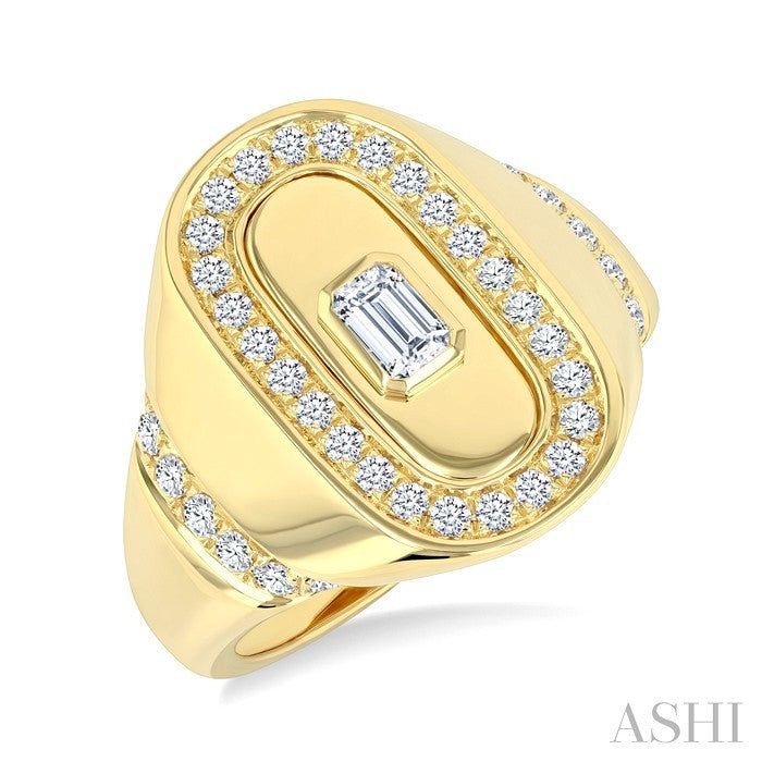 3/4 Ctw Bezel Set Emerald and Round Cut Diamond Signet Ring in 14K Yellow Gold