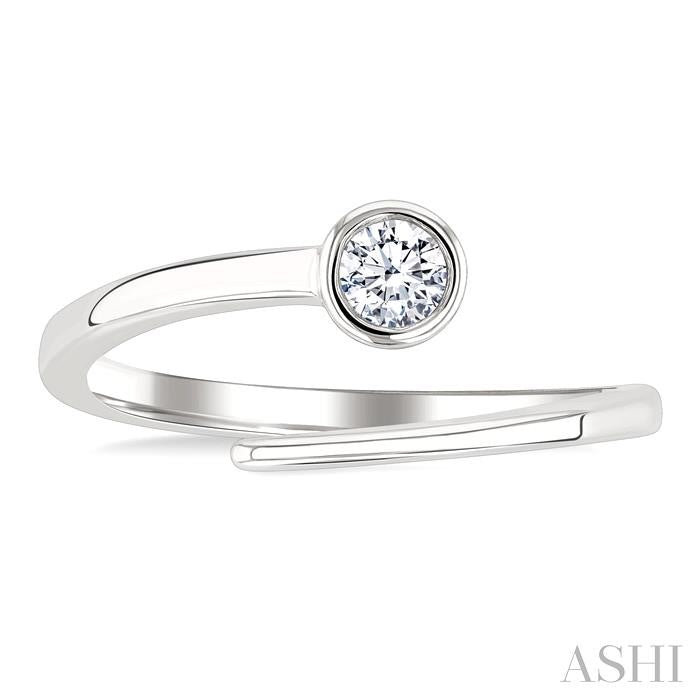 1/6 Ctw Split Bypass Bezel Set Round Cut Diamond Fashion Ring in 14K White Gold
