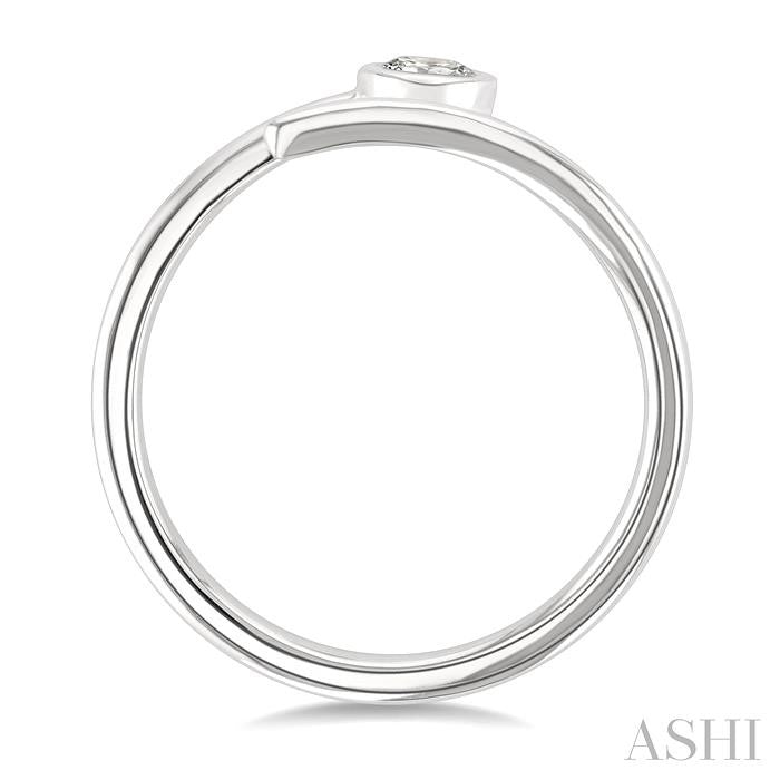 1/6 Ctw Split Bypass Bezel Set Round Cut Diamond Fashion Ring in 14K White Gold