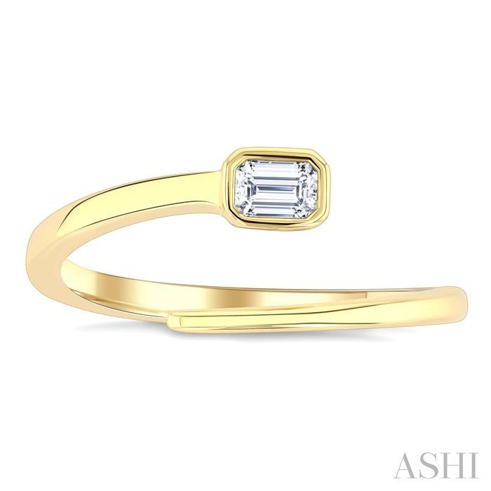 1/6 Ctw Bypass Bezel Set Octagon Cut Diamond Open Fashion Ring in 14K Yellow Gold