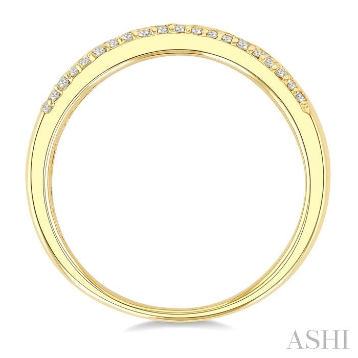 1/4 Ctw Round Cut Diamond Flush Set Mosaic Dome Band in 10K Yellow Gold