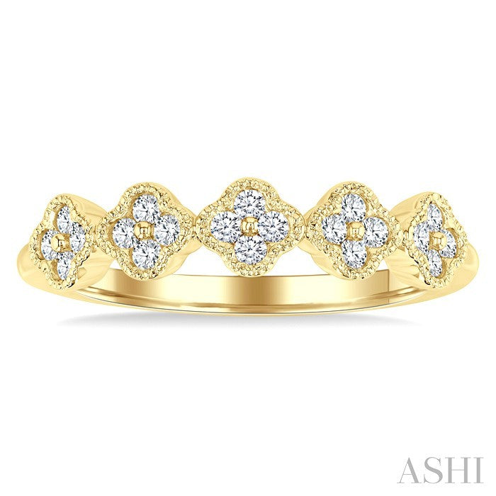 1/4 Ctw Clover Motif Round Cut Diamond Fashion Ring in 14K Yellow Gold