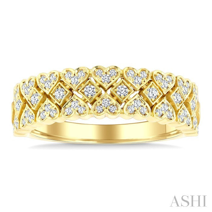 1/4 Ctw Round Cut Diamond Heart Shape Weave Fashion Band in 14K Yellow Gold
