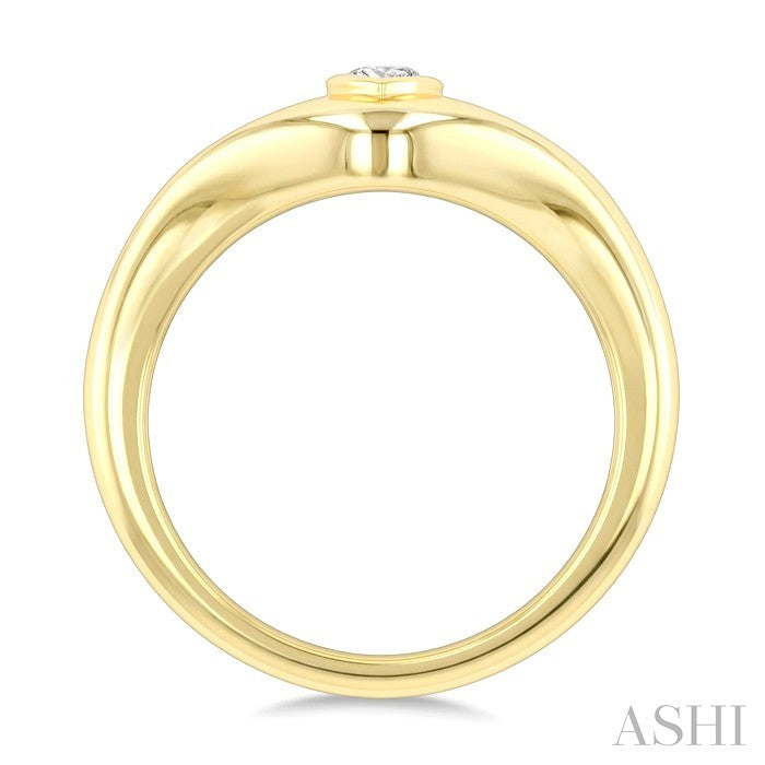 1/5 Ctw Pear Cut Golden Glow Diamond Fashion Signet Ring in 10K Yellow Gold