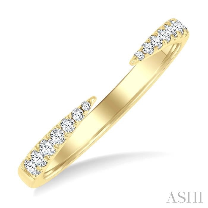 1/5 Ctw Graduated Round Cut Diamond Claw Open Fashion Ring in 14K Yellow Gold