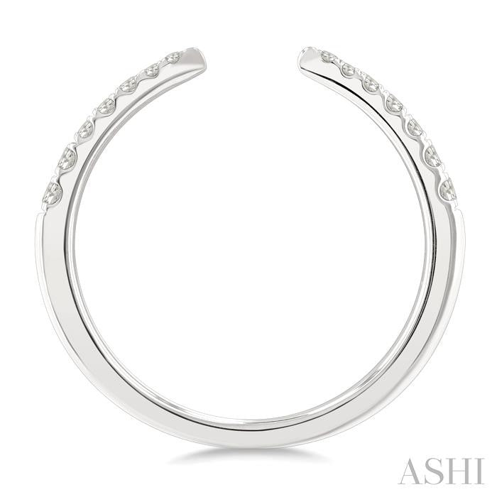 1/5 Ctw Graduated Round Cut Diamond Claw Open Fashion Ring in 10K White Gold
