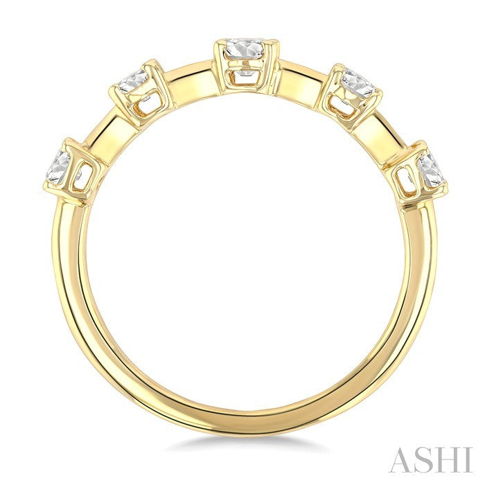 3/4 Ctw Oval Cut Diamond Half Eternity 5-Stone Fashion Band in 14K Yellow Gold