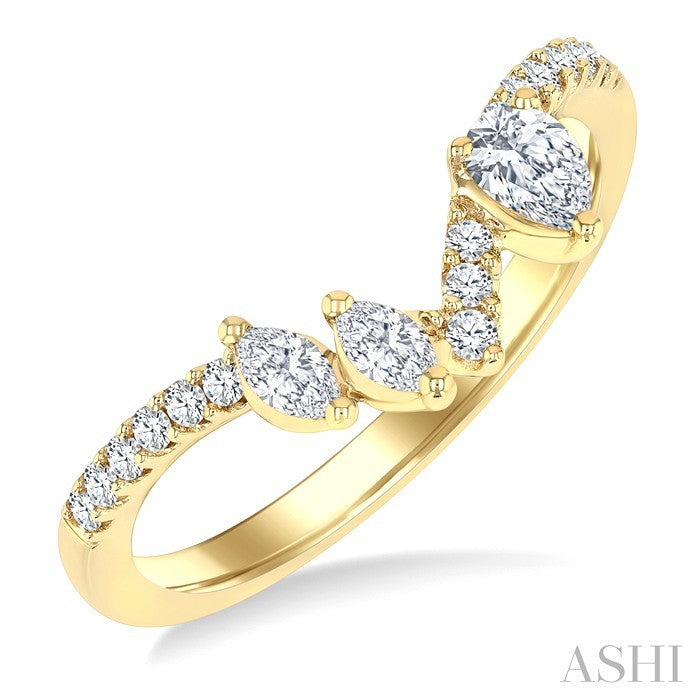 3/8 Ctw Mixed Cut Diamond Chevron Fashion Ring in 14K Yellow Gold