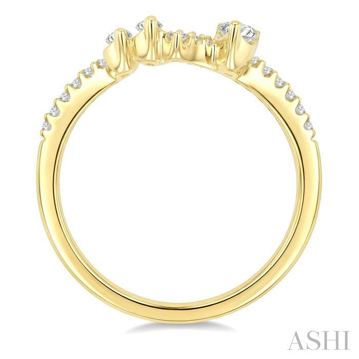 3/8 Ctw Mixed Cut Diamond Chevron Fashion Ring in 14K Yellow Gold