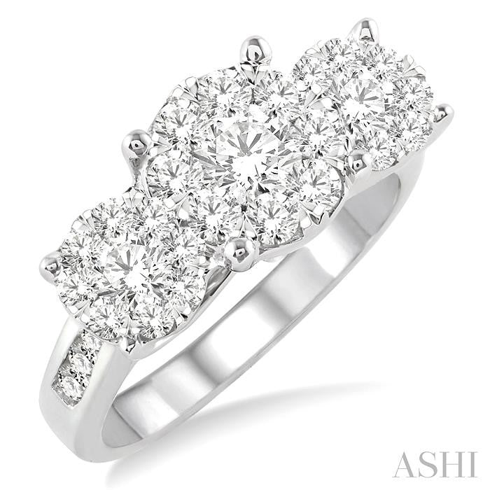 2 Ctw Shine Bright Round Cut Diamond Ring in 14K White Gold