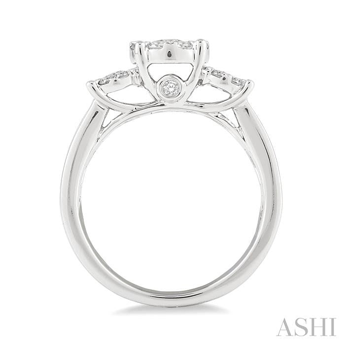 1/2 Ctw Shine Bright Round Cut Diamond Ring in 14K White Gold