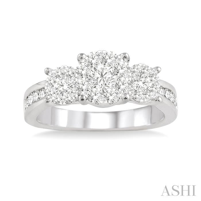1/2 Ctw Shine Bright Round Cut Diamond Ring in 14K White Gold