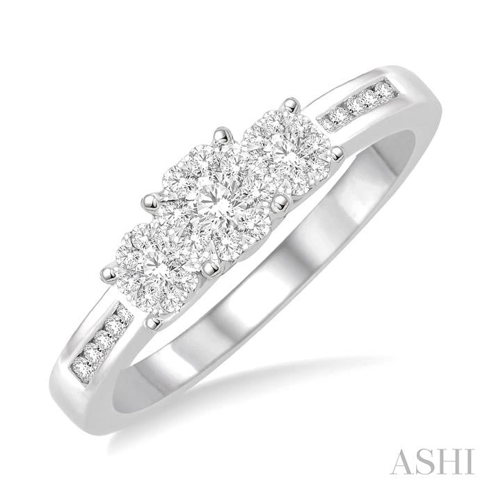1/3 Ctw Round Cut Diamond Shine Bright Ring in 14K White Gold