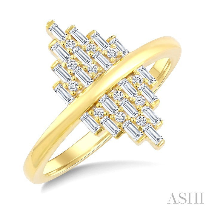 1/2 Ctw Fusion Baguette and Round Cut Diamond Fashion Ring in 14K Yellow Gold