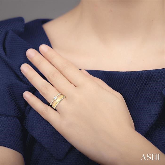 3/4 Ctw Split Twin Row Bezel Set Pear and Round Cut Diamond Fashion Ring in 14K Yellow Gold