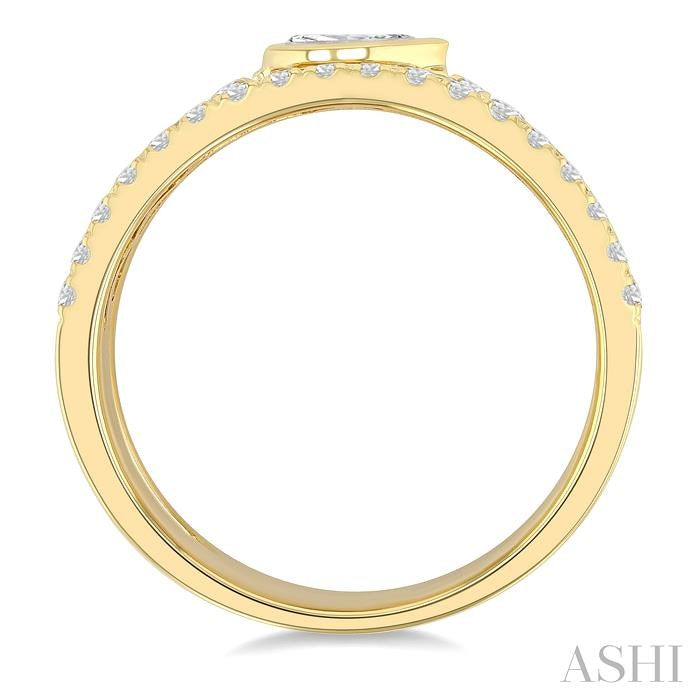 3/4 Ctw Split Twin Row Bezel Set Pear and Round Cut Diamond Fashion Ring in 14K Yellow Gold