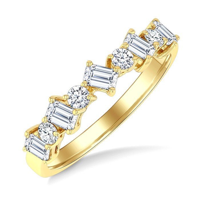3/4 Ctw Emerald and Round Cut Diamond Fashion Band in 14K Yellow Gold