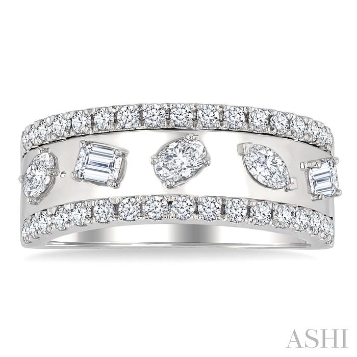 Regal Diamond Jewelry in Metal