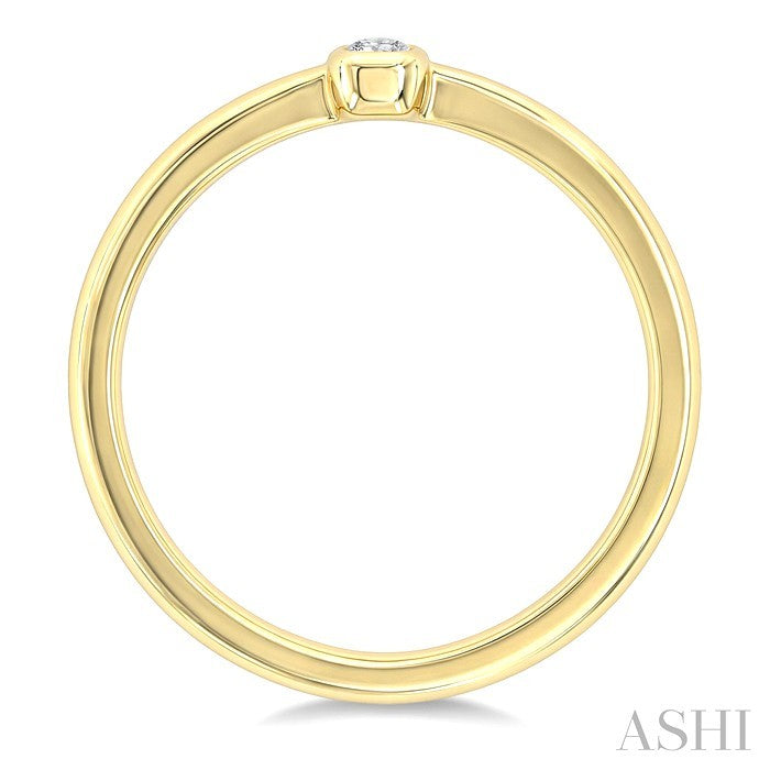 1/5 Ctw Bezel Set Emerald Cut Diamond Fashion Ring in 14K Yellow Gold