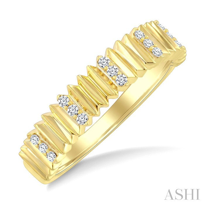 1/10 Ctw Round Cut Diamond Pirouette Fashion Ring in 10K Yellow Gold