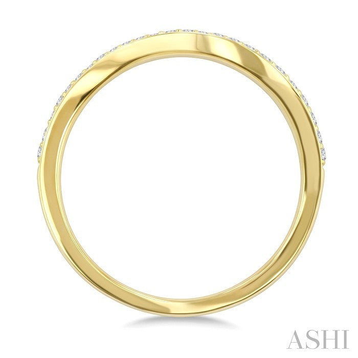 1/4 Ctw Pave Set Round Cut Diamond Wave Fashion Ring in 14K Yellow Gold