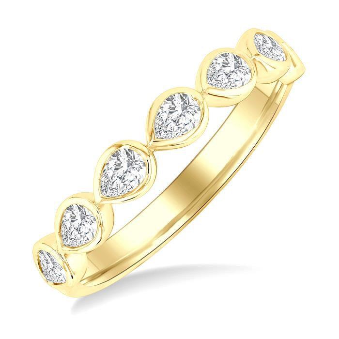 Heritage Diamond Jewelry in Yellow Gold