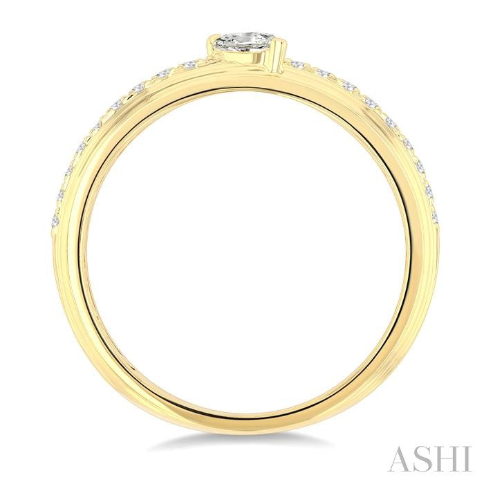 1/3 Ctw Textured Shank Tilted Pear and Round Cut Diamond Fashion Band in 14K Yellow Gold