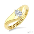 1/3 Ctw Pear Cut Diamond Curved Solitaire Ring in 14K Yellow Gold