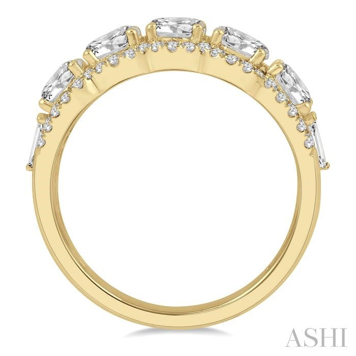 Aurora Diamond Ring in Metal