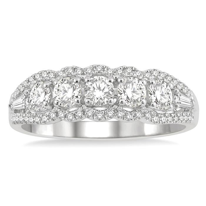 3/4 Ctw Baguette and Round Cut Diamond Fashion Ring in 14K White Gold