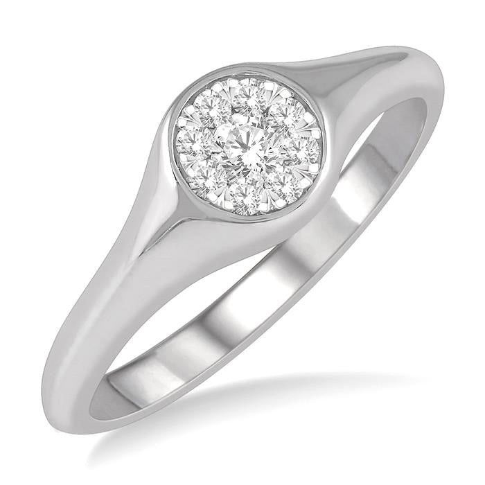 Round Shape Shine Bright Essential Diamond Signet Ring