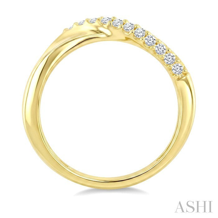 1/5 Ctw Round Cut Diamond Twisted lattice Fashion Band in 10K Yellow Gold